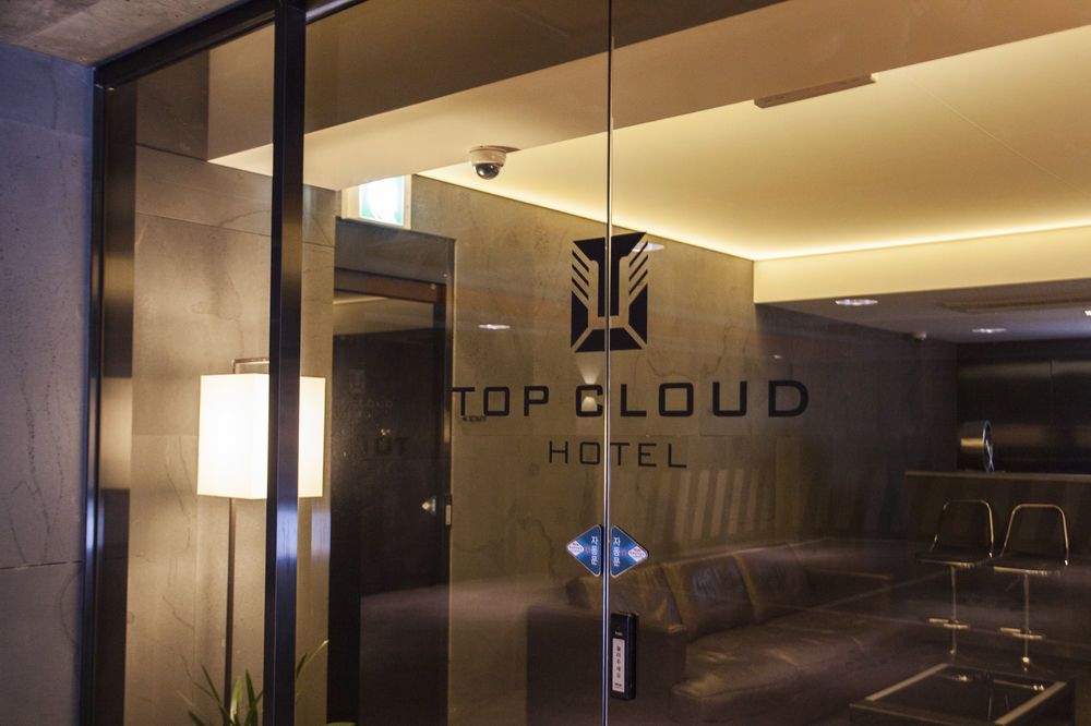 Suwon Top Cloud Hotel Bagian luar foto