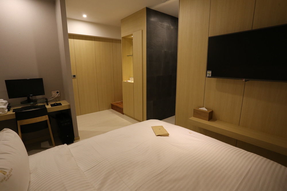 Suwon Top Cloud Hotel Bagian luar foto