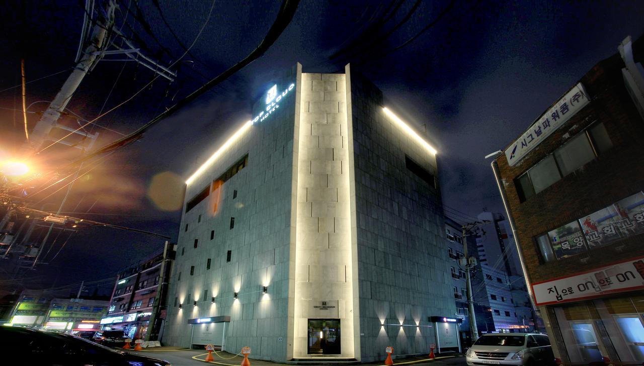 Suwon Top Cloud Hotel Bagian luar foto