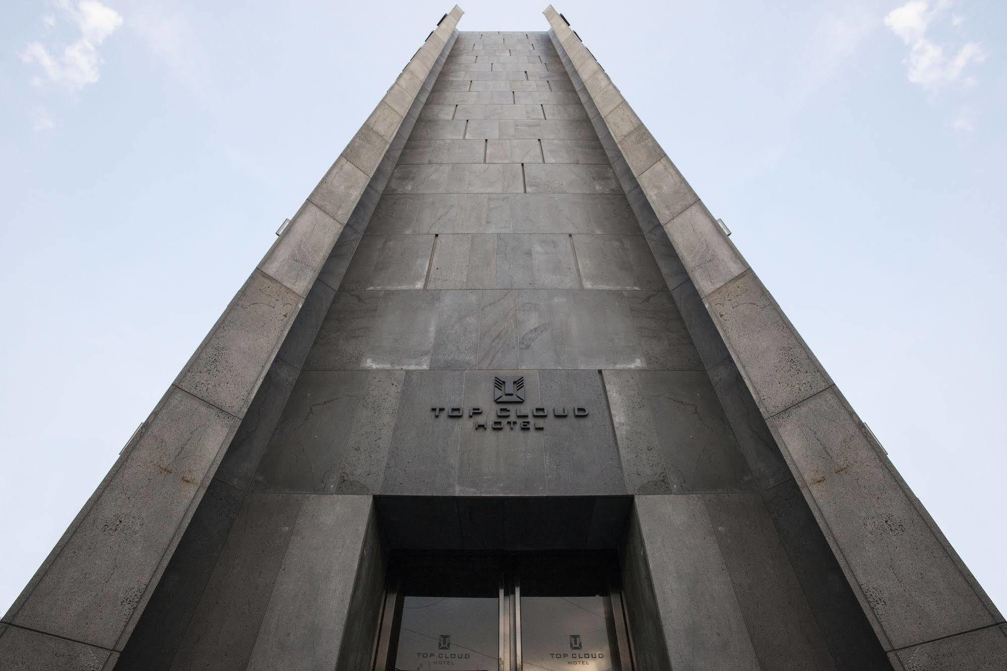Suwon Top Cloud Hotel Bagian luar foto