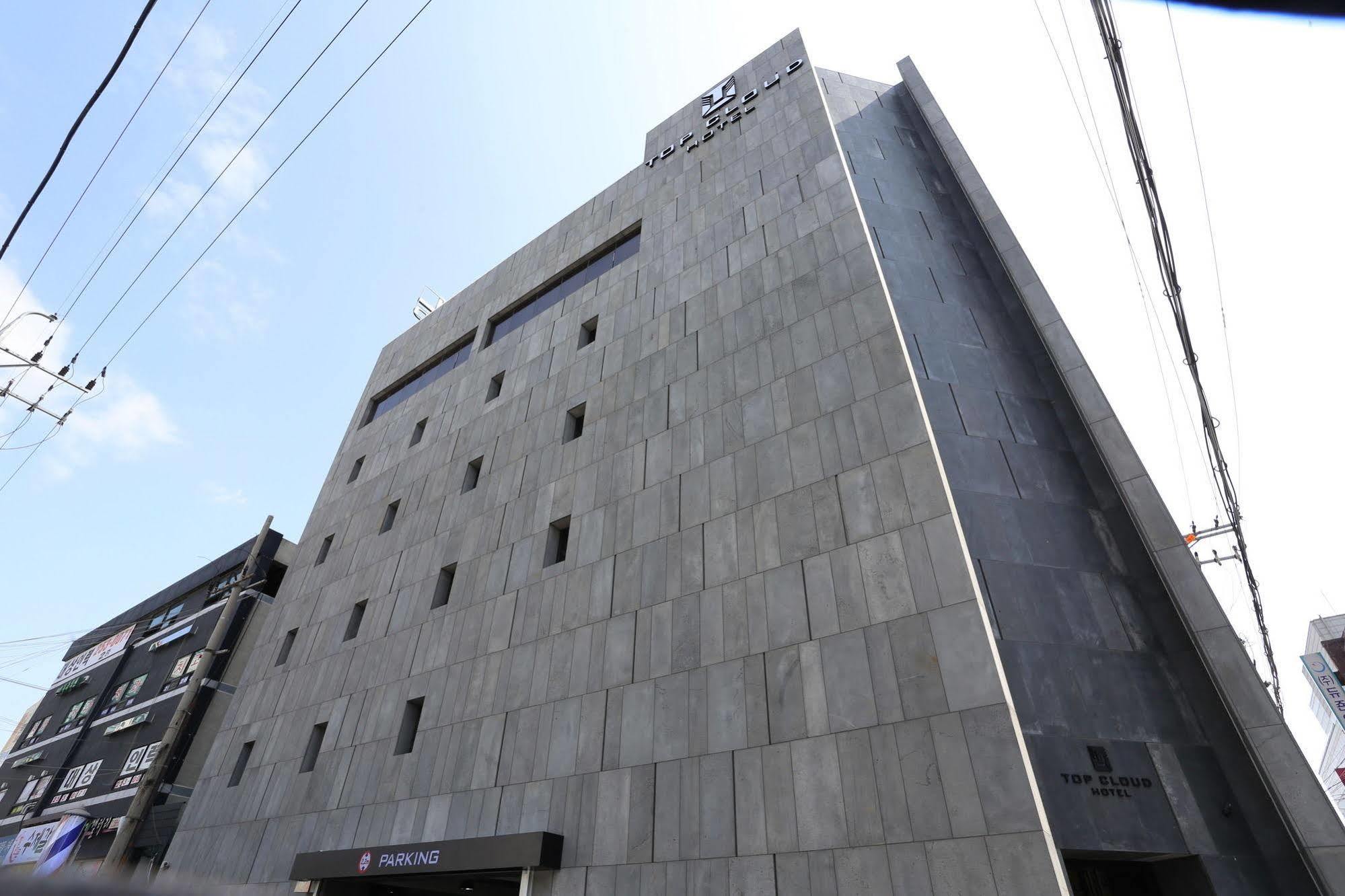 Suwon Top Cloud Hotel Bagian luar foto