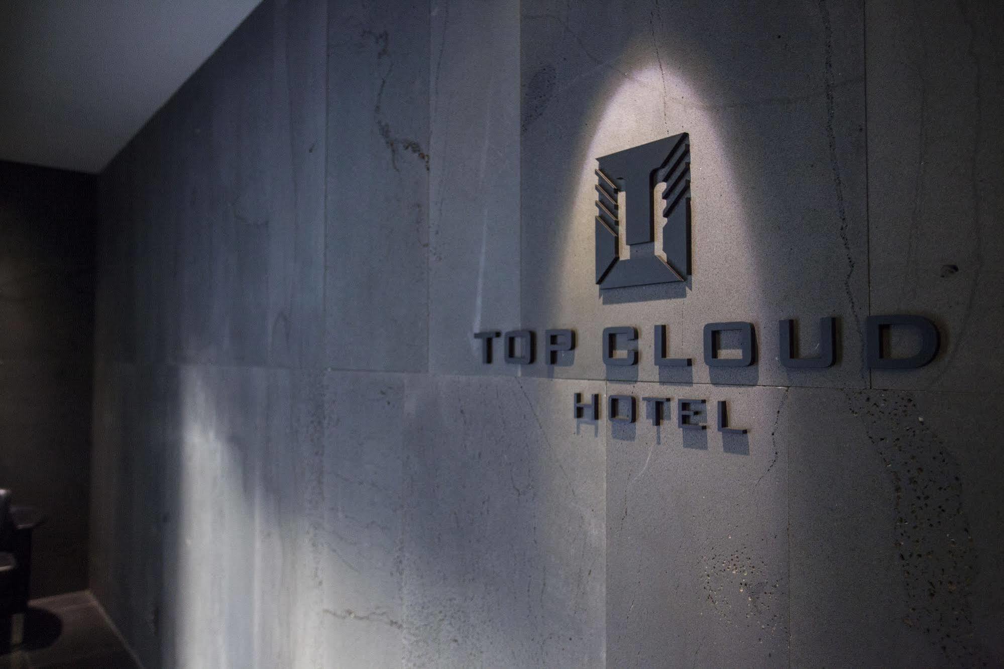 Suwon Top Cloud Hotel Bagian luar foto