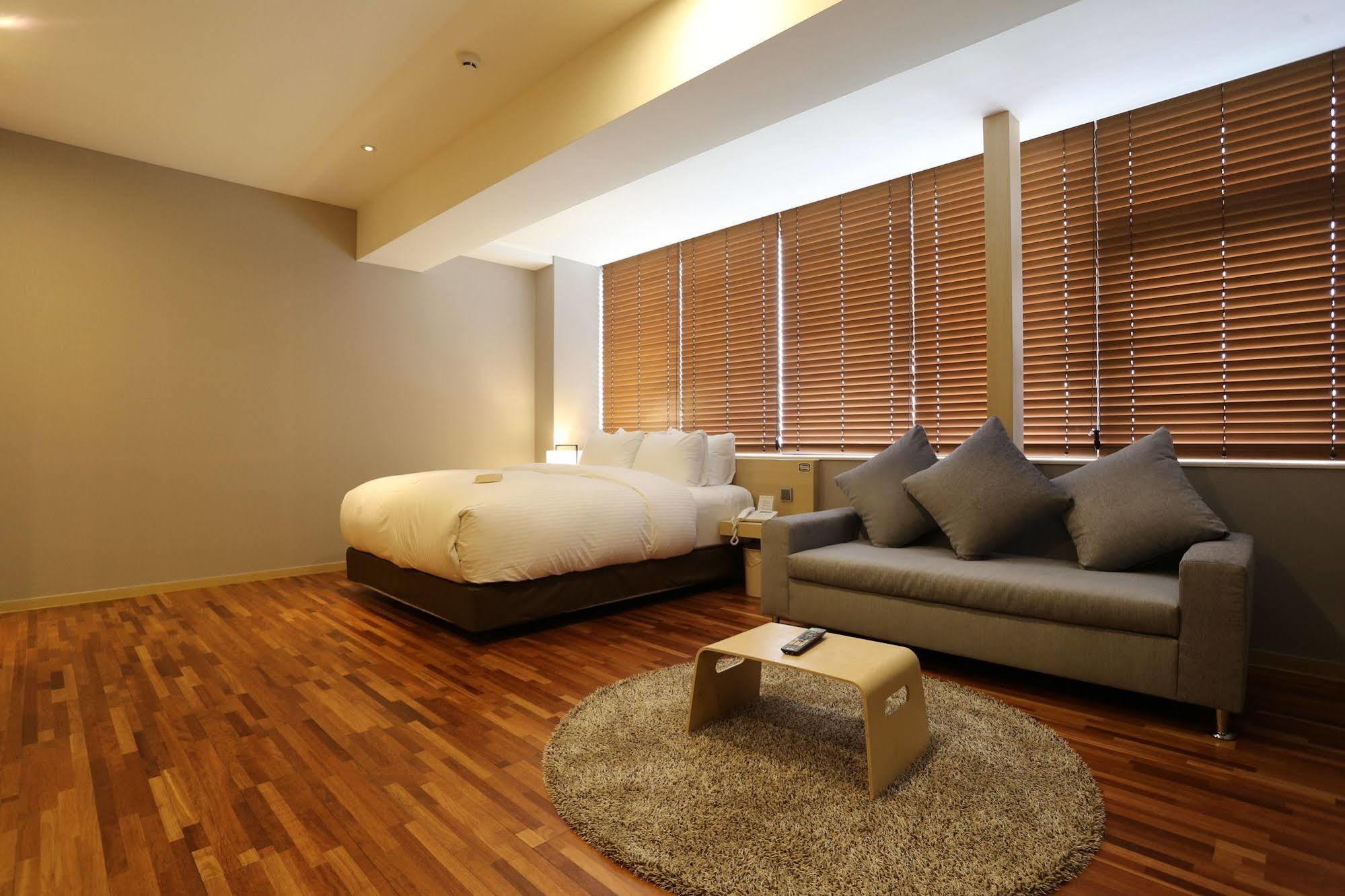 Suwon Top Cloud Hotel Bagian luar foto