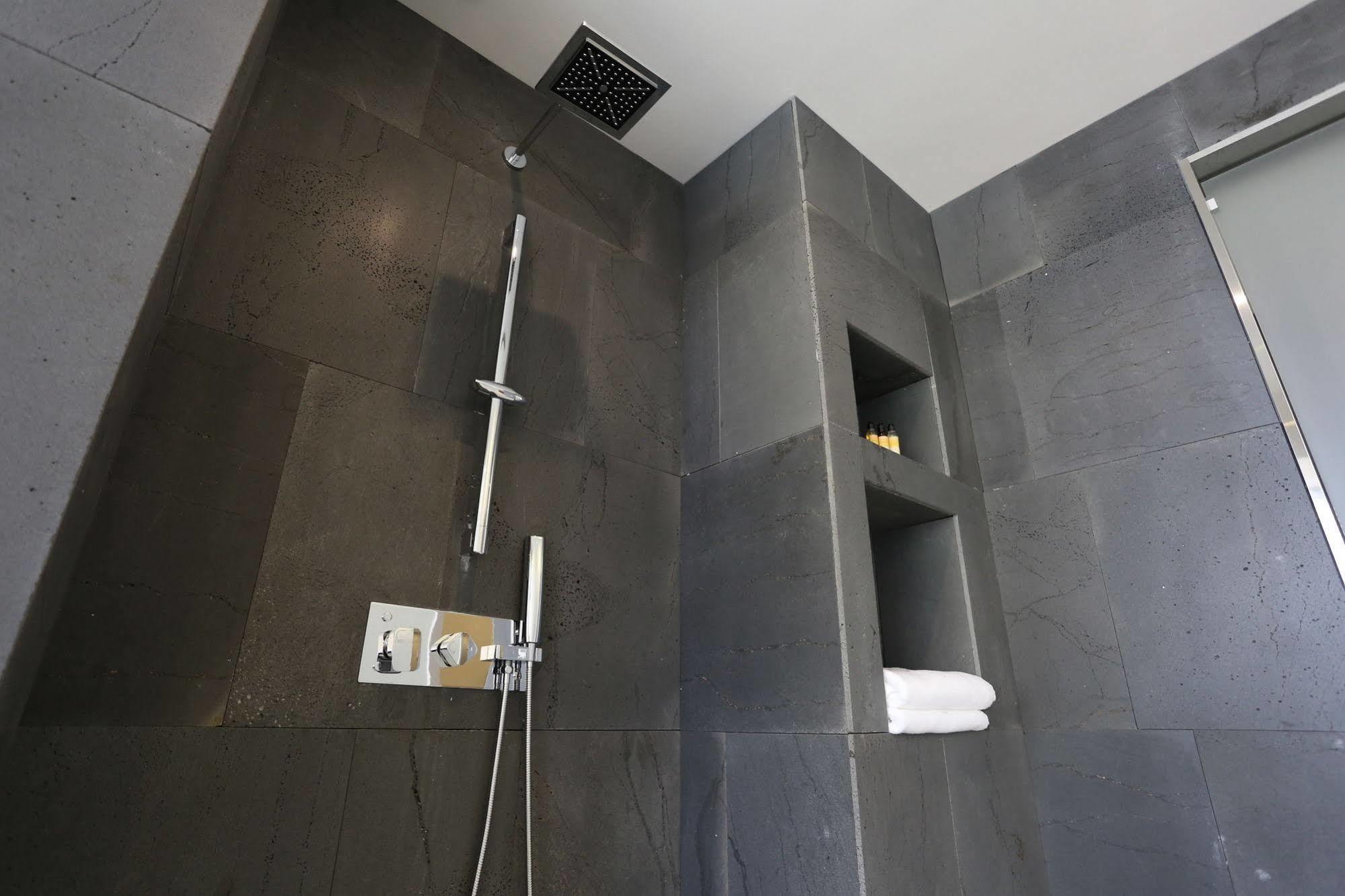 Suwon Top Cloud Hotel Bagian luar foto